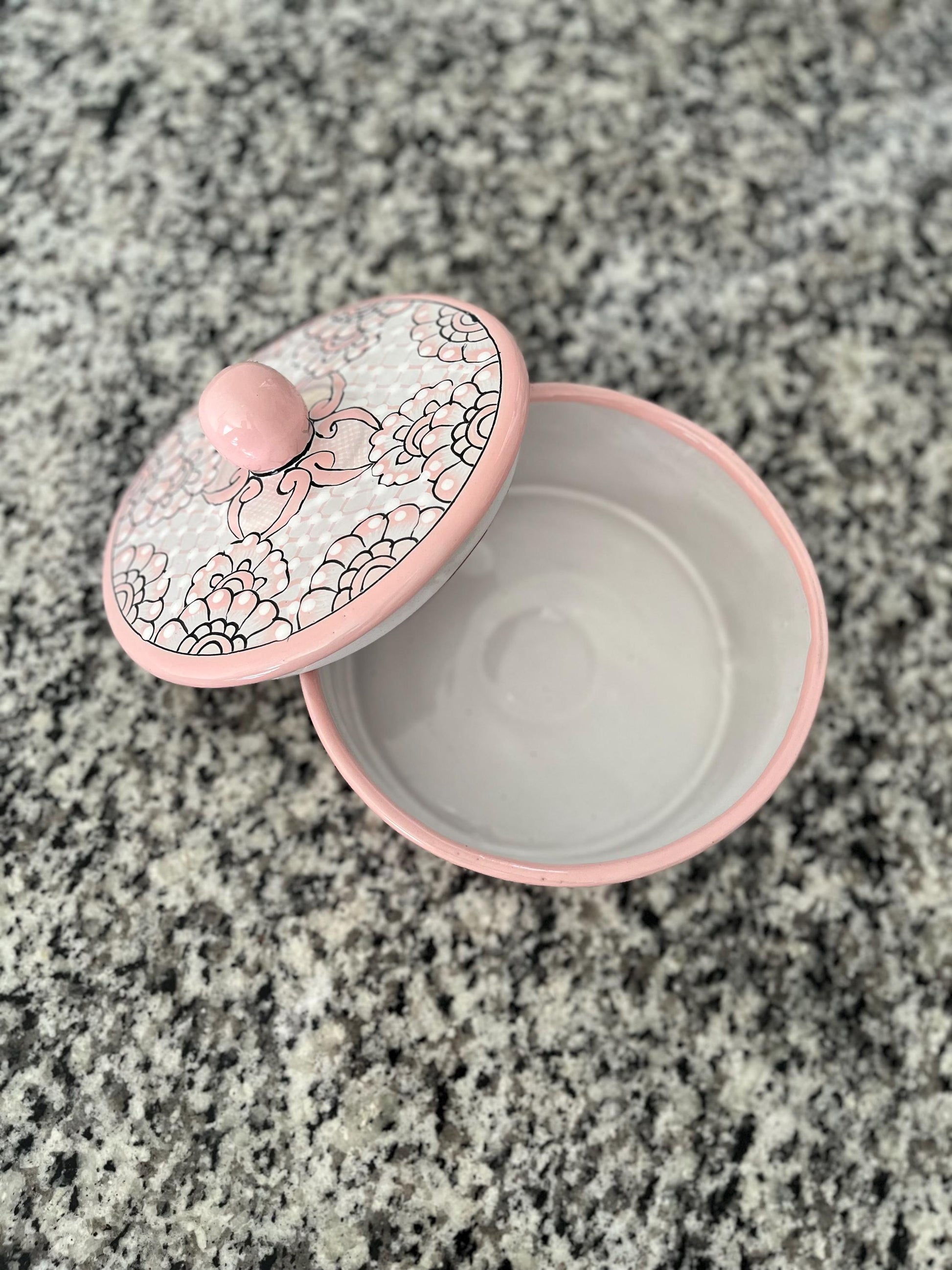 Handmade Soft Pink Tortilla Warmer, Mexican Pottery, Multi-Use for Tortillas, Flatbreads & More, Kitchen Decor, Gift Idea, Housewarming Gift