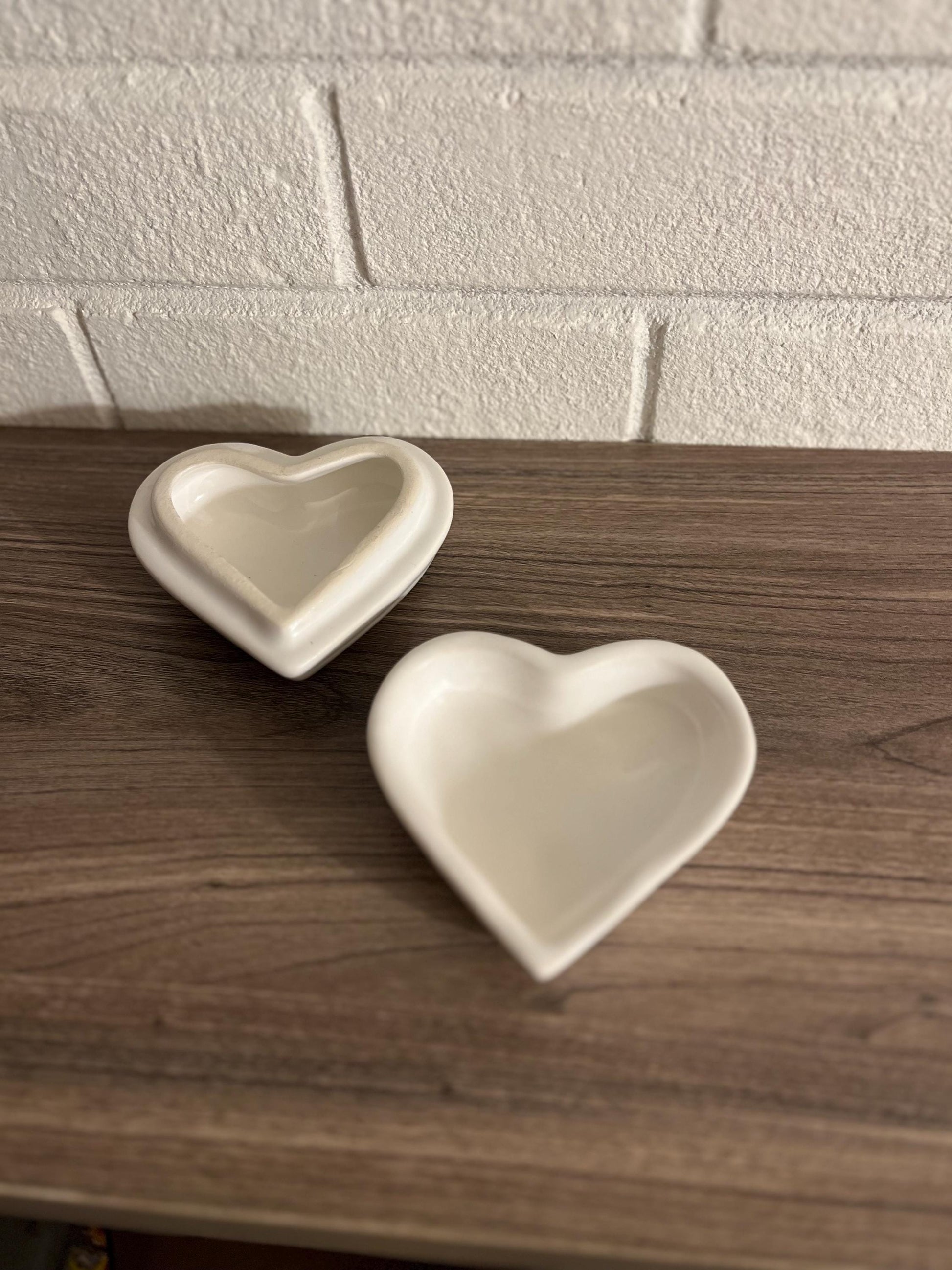 White Heart Shaped Ceramic Jewelry Box//Mexican Pottery, Jewelry Box with Lid, Mothers Day Gift, Decor Gift, Wedding Gift, Elegant Gift