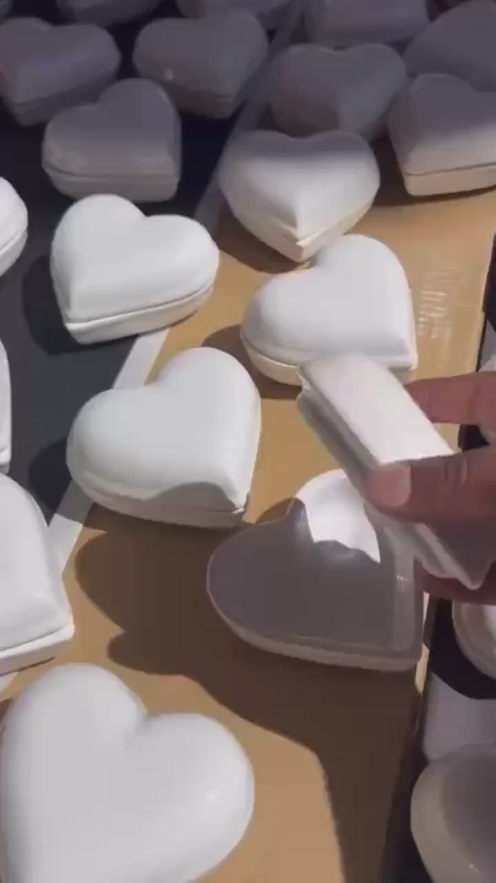 White Heart Shaped Ceramic Jewelry Box//Mexican Pottery, Jewelry Box with Lid, Mothers Day Gift, Decor Gift, Wedding Gift, Elegant Gift
